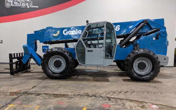 2011 GENIE GTH1056