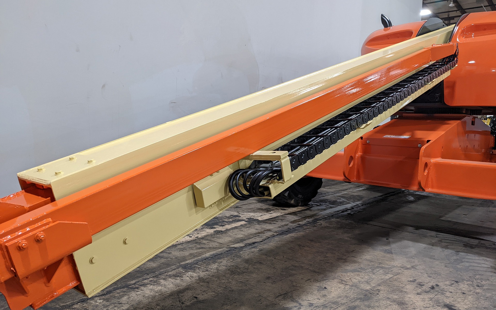 Used 2013 JLG 400S  | Cary, IL