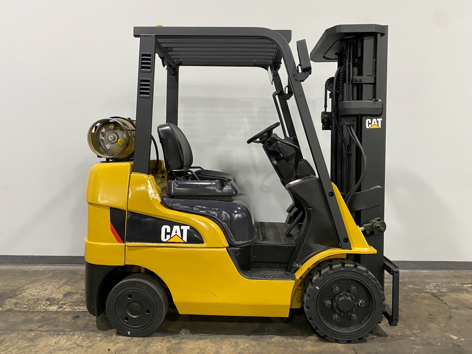 Used 2013 CATERPILLAR C5000  | Cary, IL