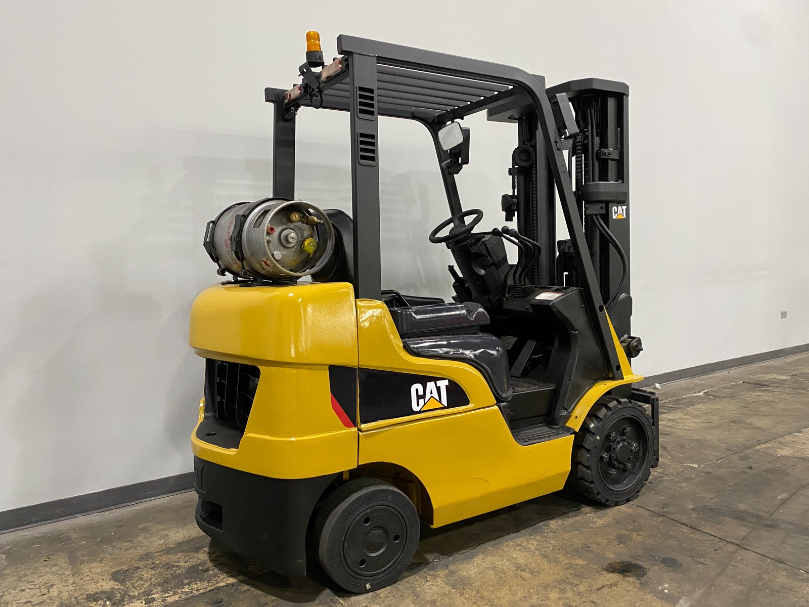 Used 2013 CATERPILLAR C5000  | Cary, IL