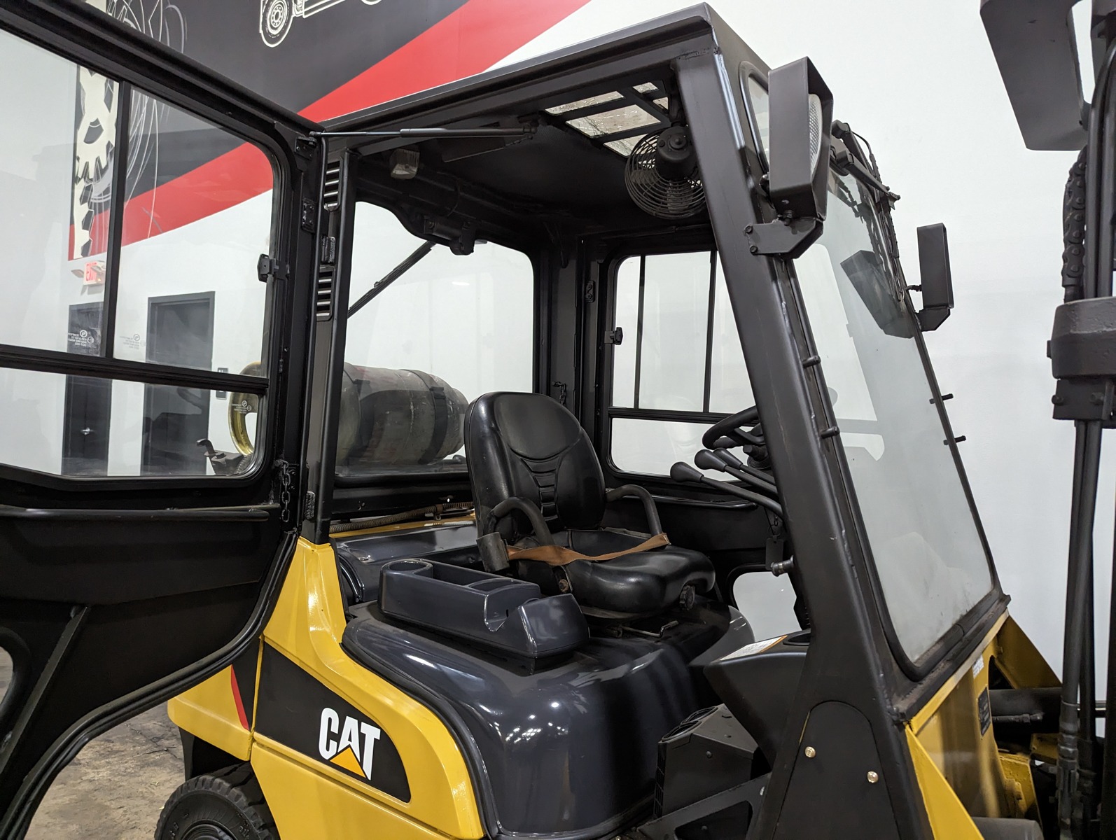 Used 2018 CATERPILLAR GP28N  | Cary, IL