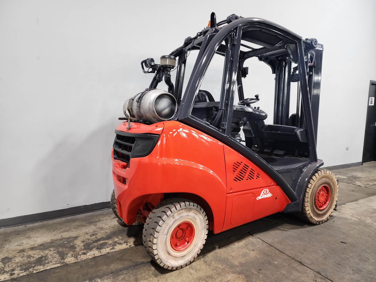 Used 2017 LINDE H25T  | Cary, IL