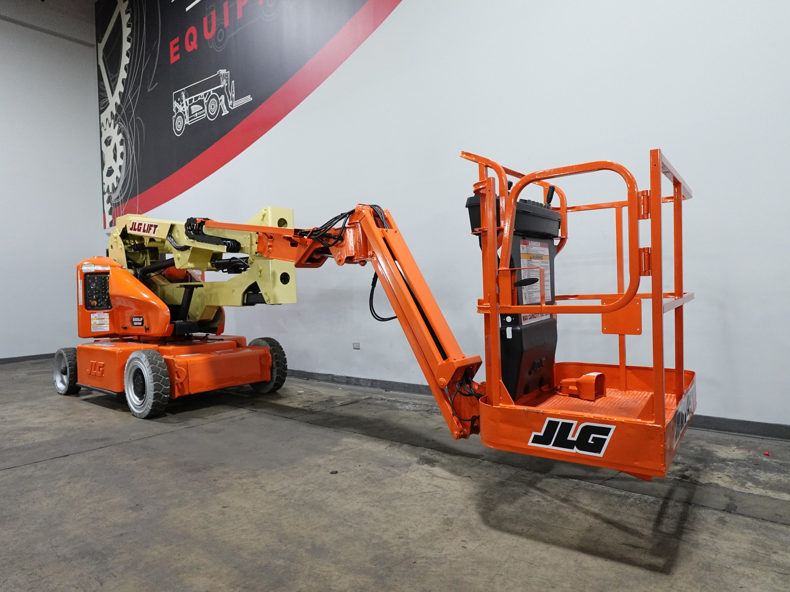 Used 2014 JLG E400AJPN  | Cary, IL