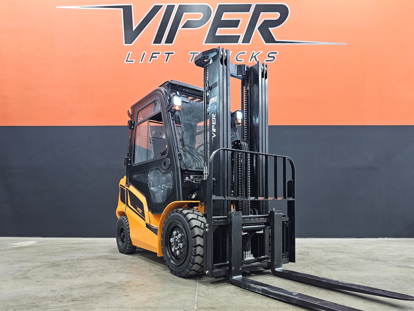 New 2025 VIPER FD35F CAB  | Cary, IL